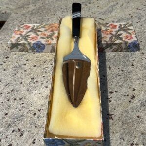 Elegant Black and Silver Cake Server